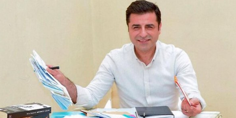Demirtaş'ın yalnızca özgürlüğü değil sağlık hakkı da gasp edilmektedir!