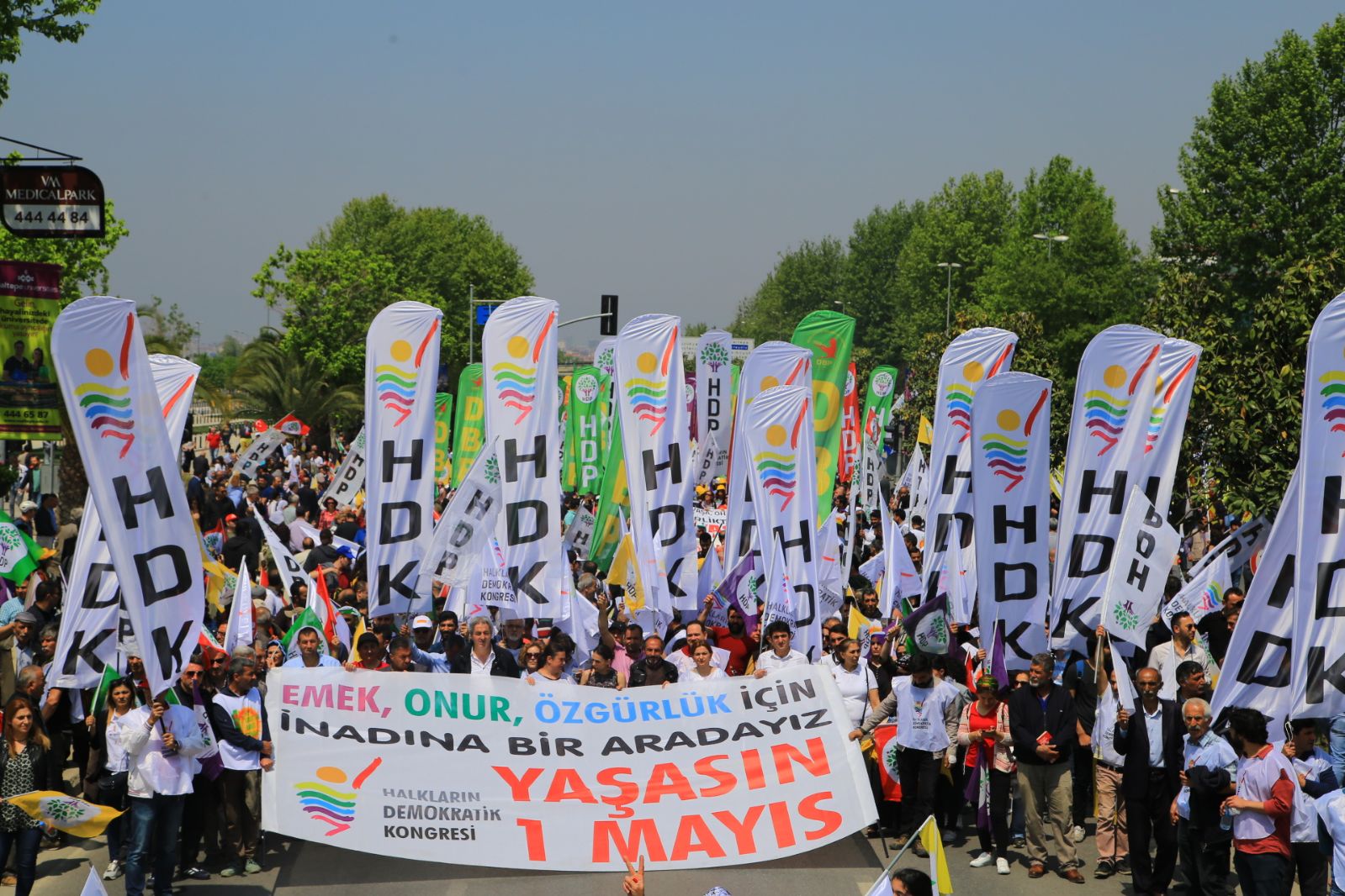 1 MAYIS İŞÇİ SINIFININ YENİ YAŞAMIDIR! BAŞKA BİR DÜNYA MÜMKÜN!