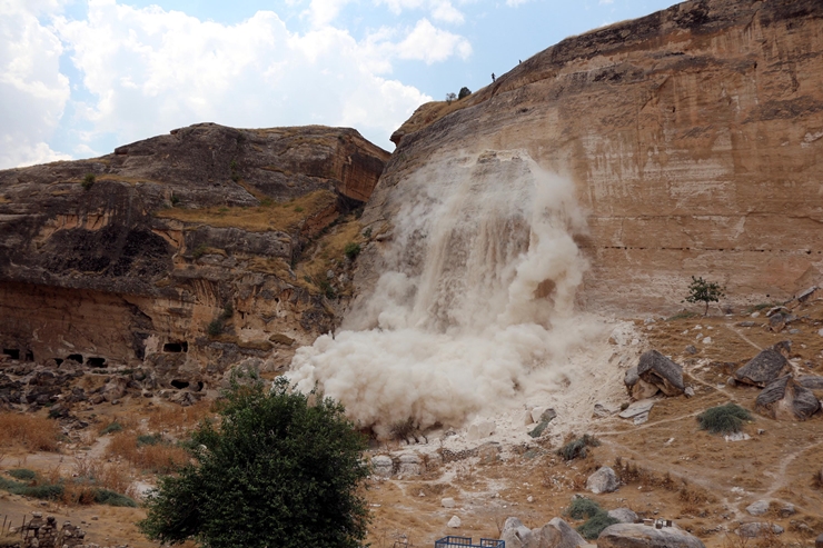 HDK EKOLOJİ MECLİSİ: Hasankeyf’i Dinamitliyorlar