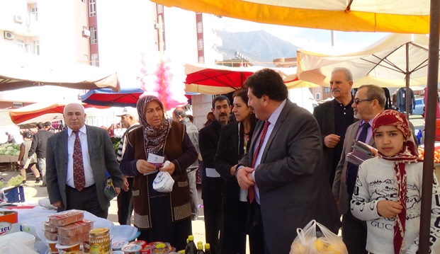 HDP Eşbaşkan adayları esnafı ziyaret etti