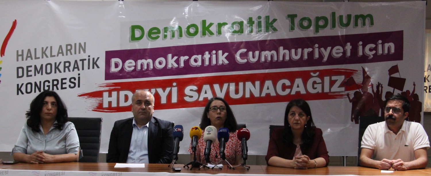 Demokratik Toplum, Demokratik Cumhuriyet İçin HDK’yi Savunacağız!