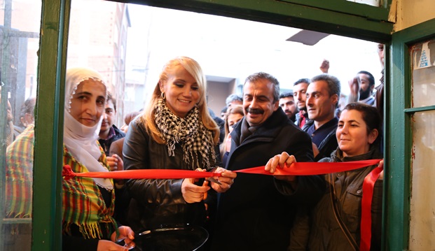 Aydınlar: 30 Mart'ta 'Bu şehir senin' diyeceğiz