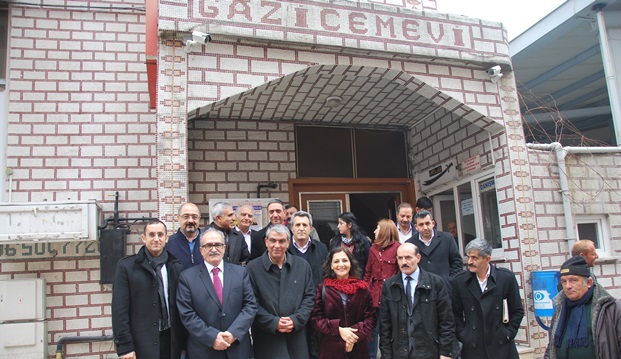 HDP'liler Alevi dedelerini ziyaret etti