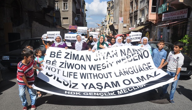 HDK İstanbul Gençlik Meclisi'nden anadil eylemleri