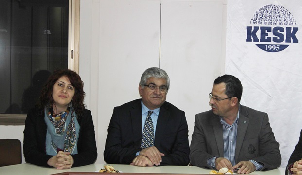 İzmir'de HDP adayları KESK'i ziyaret etti