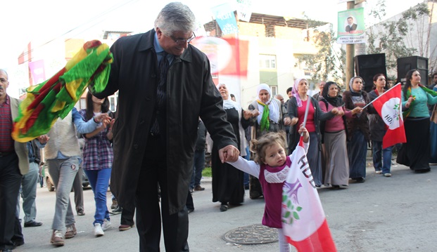 İzmir'den HDP'nin sesi yükseliyor