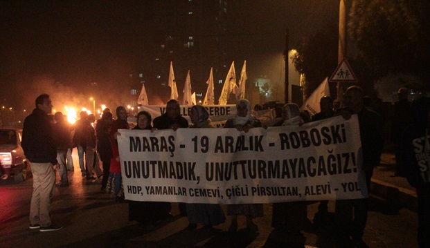 Bayraklı'da katliamlar yürüyüşle protesto edildi