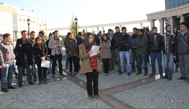 Öğrencilere saldırılar Kocaeli Üniversitesi'nde protesto edildi