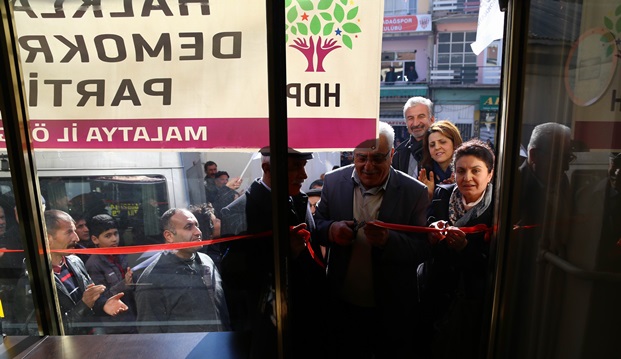 Malatya'da HDP'li adaylara coşkulu karşılama