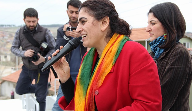 "Kardeşlik köprüsünü Uşak'tan kuracağız"